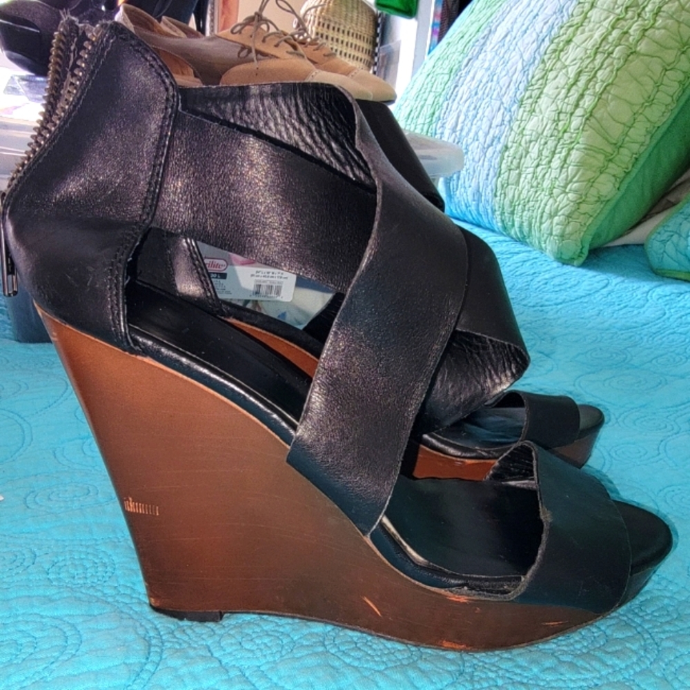 Ladies wedge leather cris cross strap zip back platform sandals